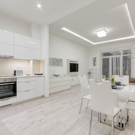 d.Five Király Street Superior Apartment with City View Budapest Exterior foto